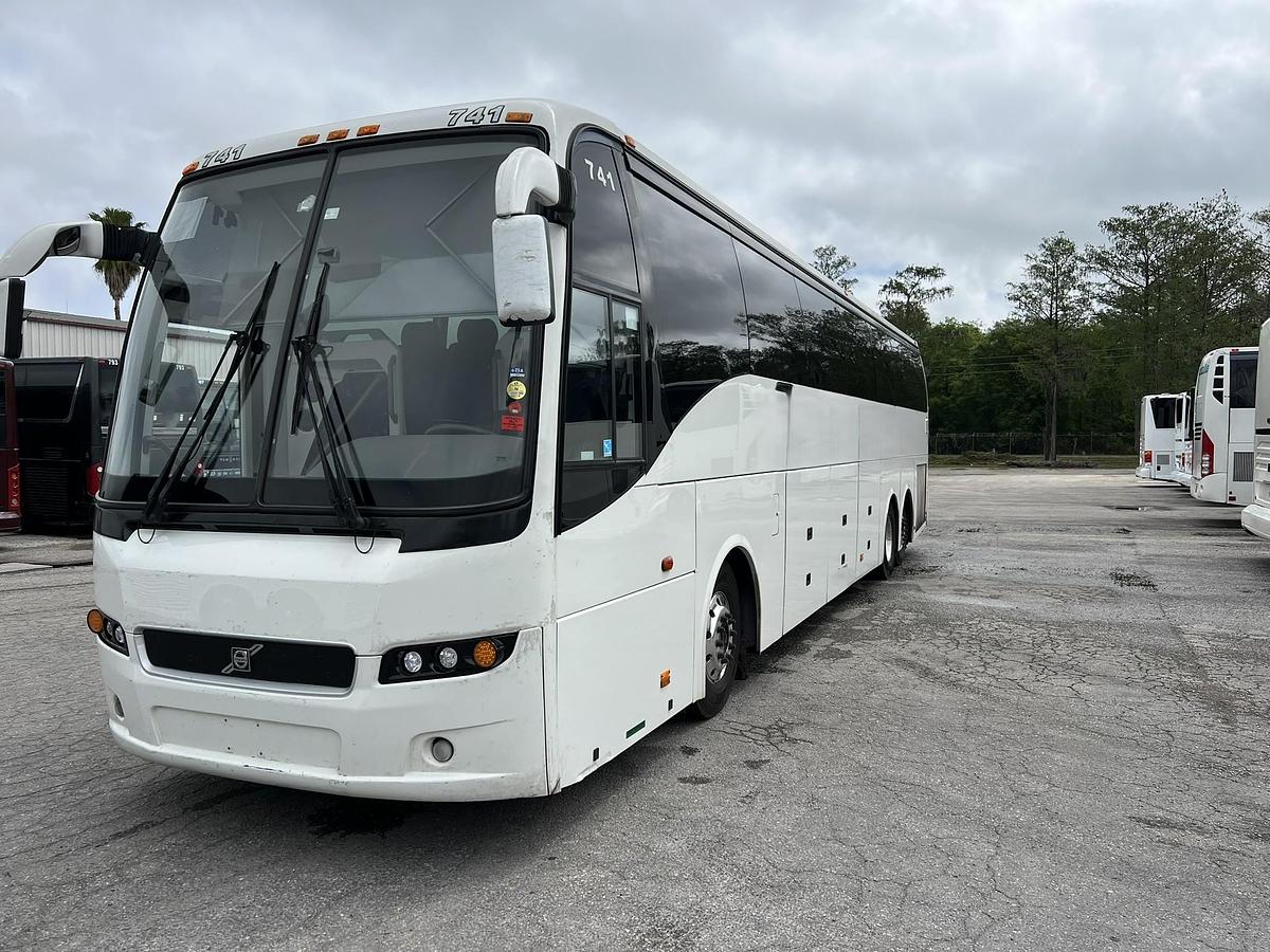 Used 2016 VOLVO 9700