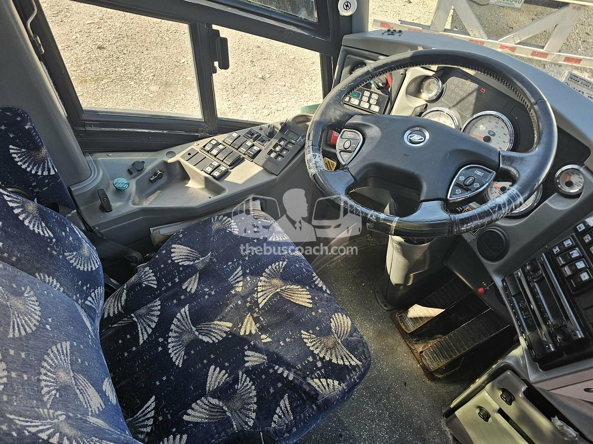 Used 2013 MCI J4500