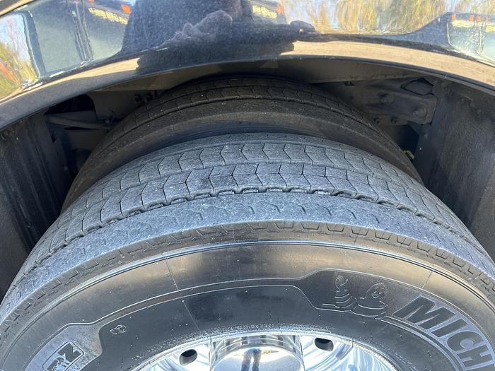 Used 2018 VOLVO 9700