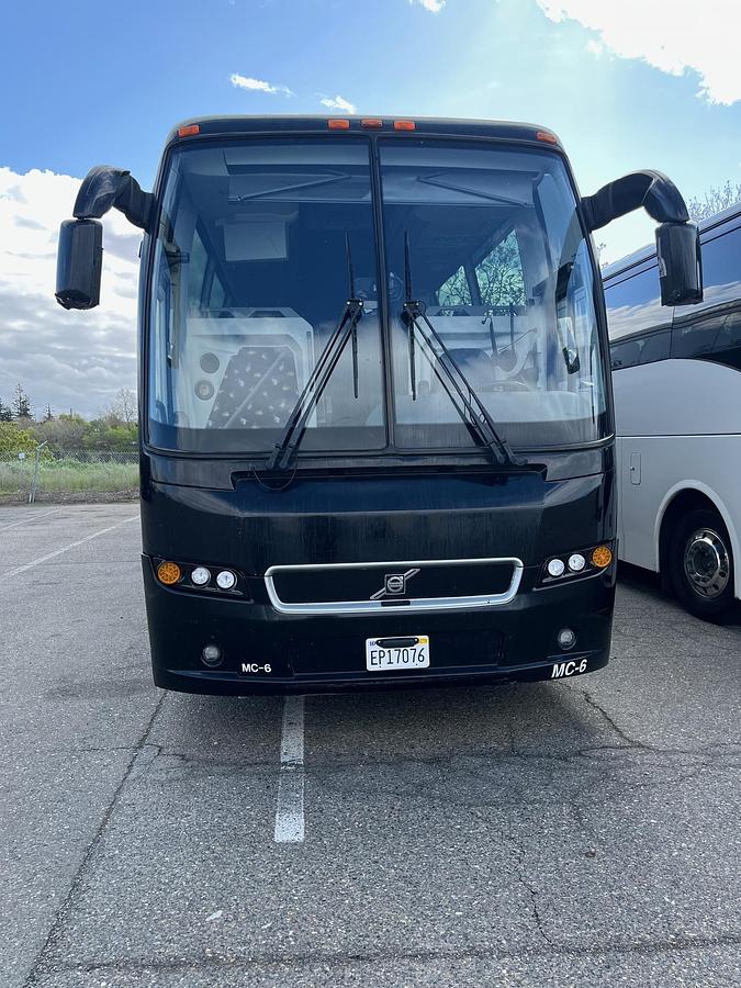 Used 2018 VOLVO 9700