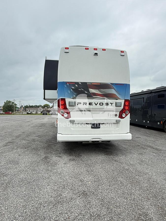 Used PREVOST H3-45 Command Center