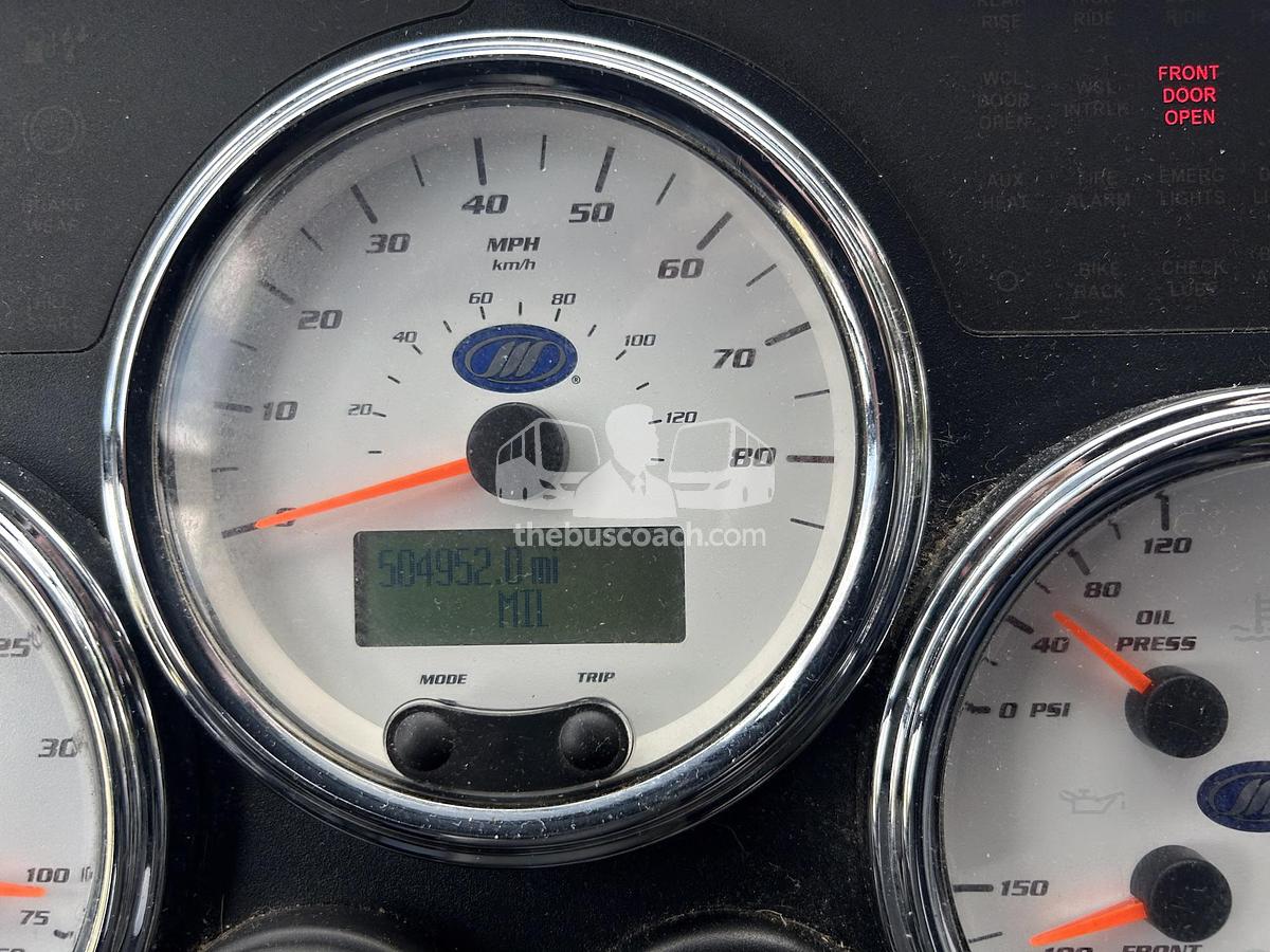 Used 2016 MCI J4500