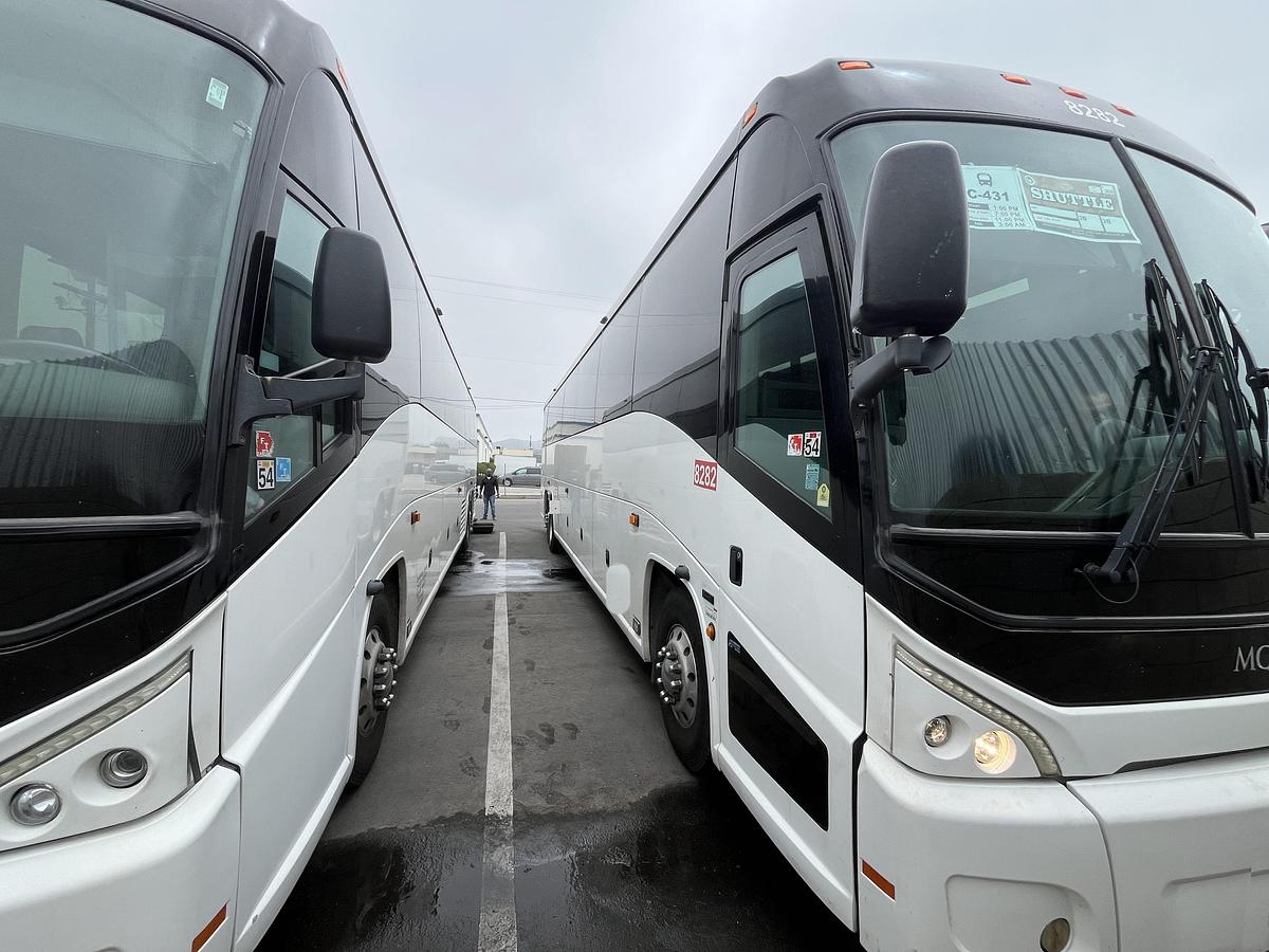 Used 2019 MCI J4500 ADA