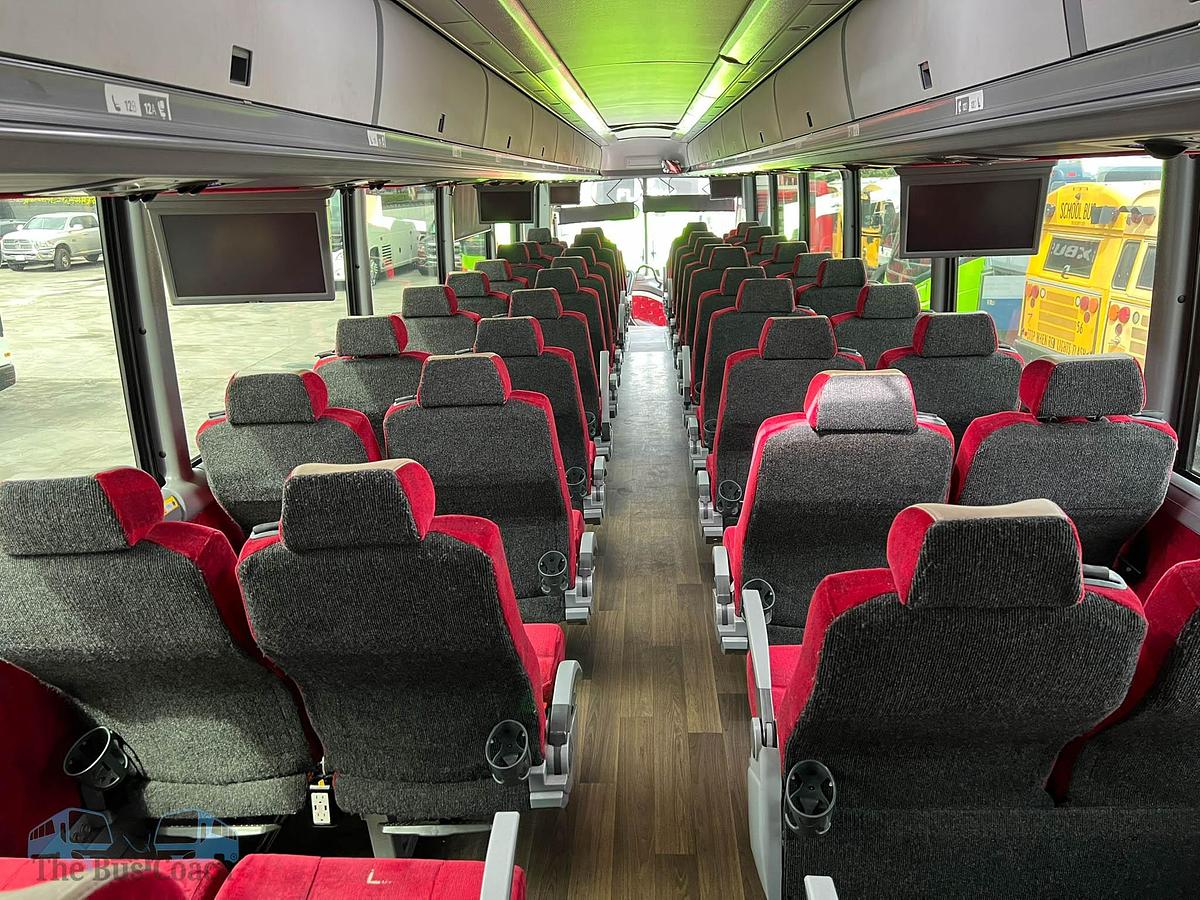 Used 2019 MCI J4500 ADA