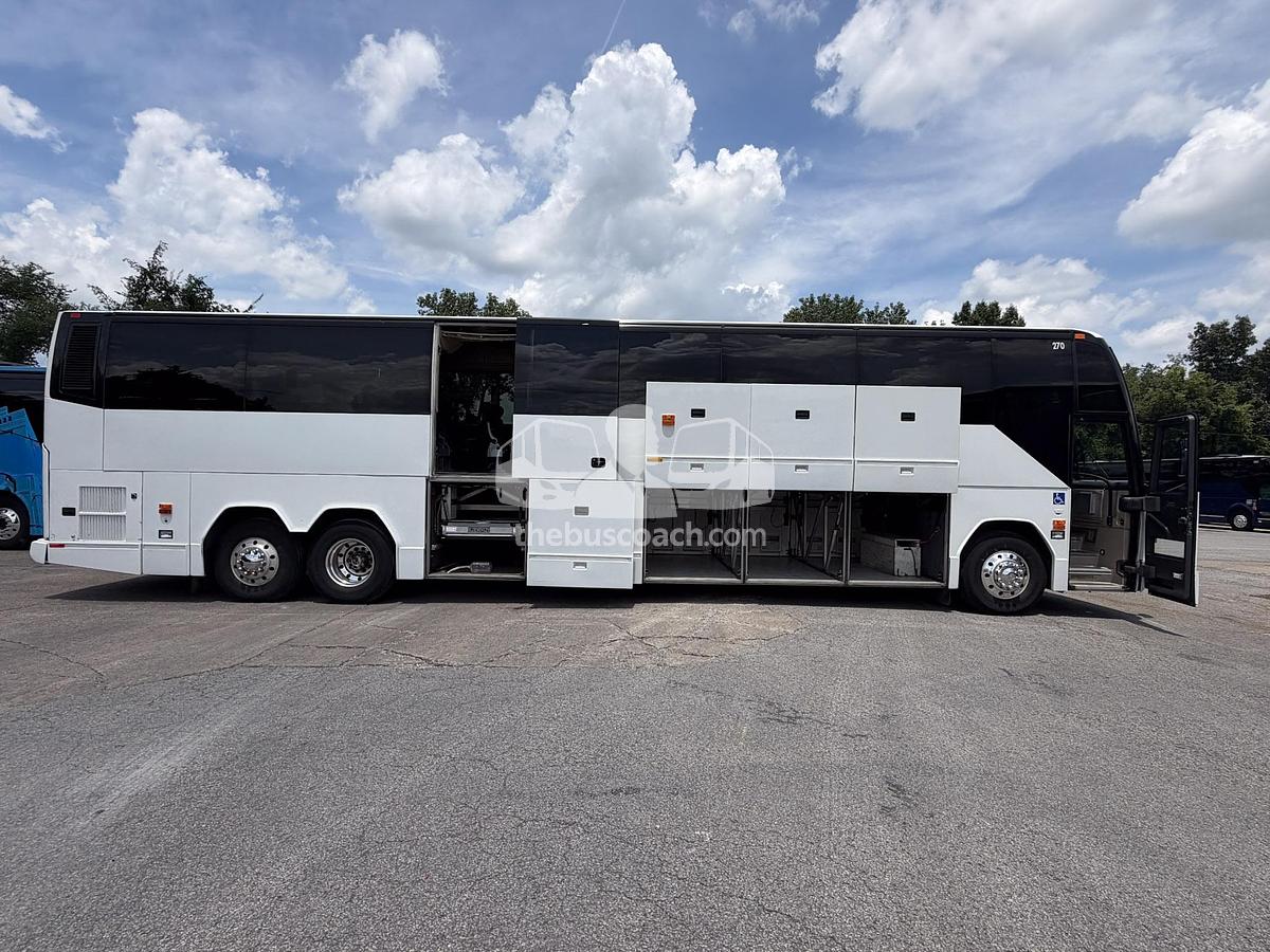 Used PREVOST H3-45