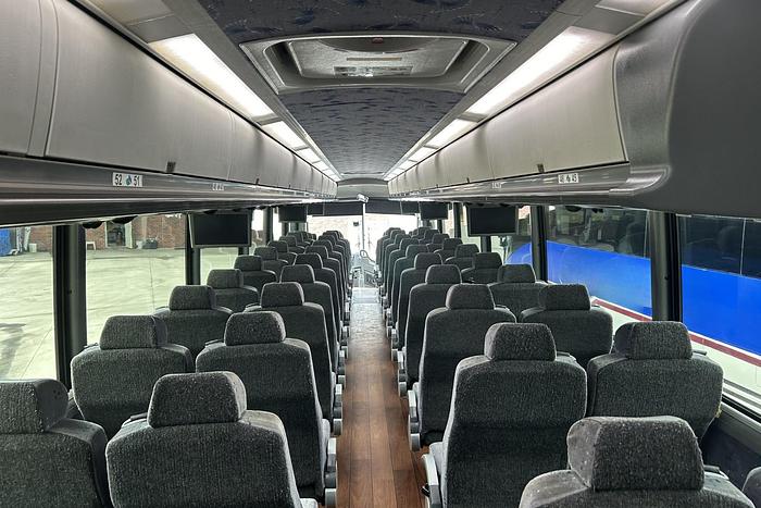 Used 2016 MCI J4500