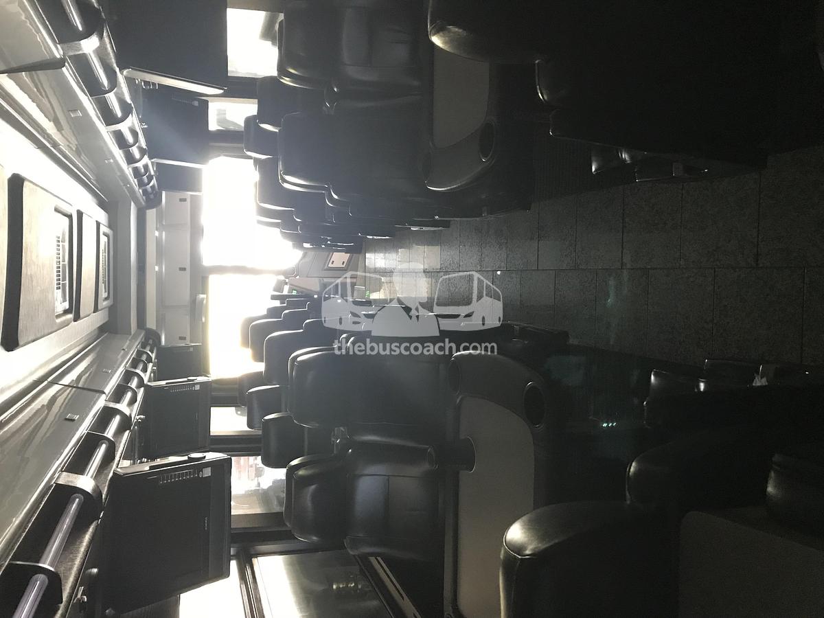 Used 2006 MCI E4500 Conv