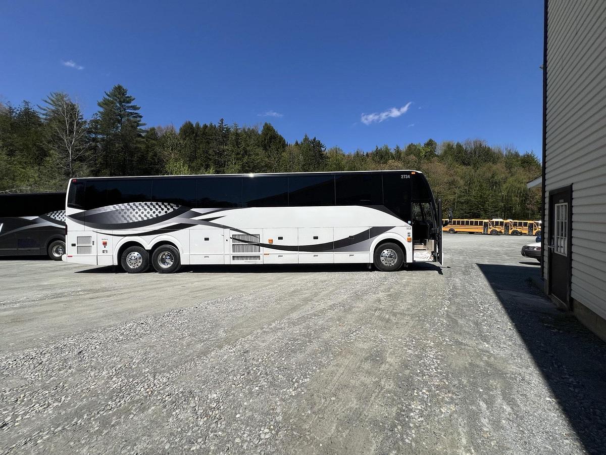 Used 2017 PREVOST H3-45