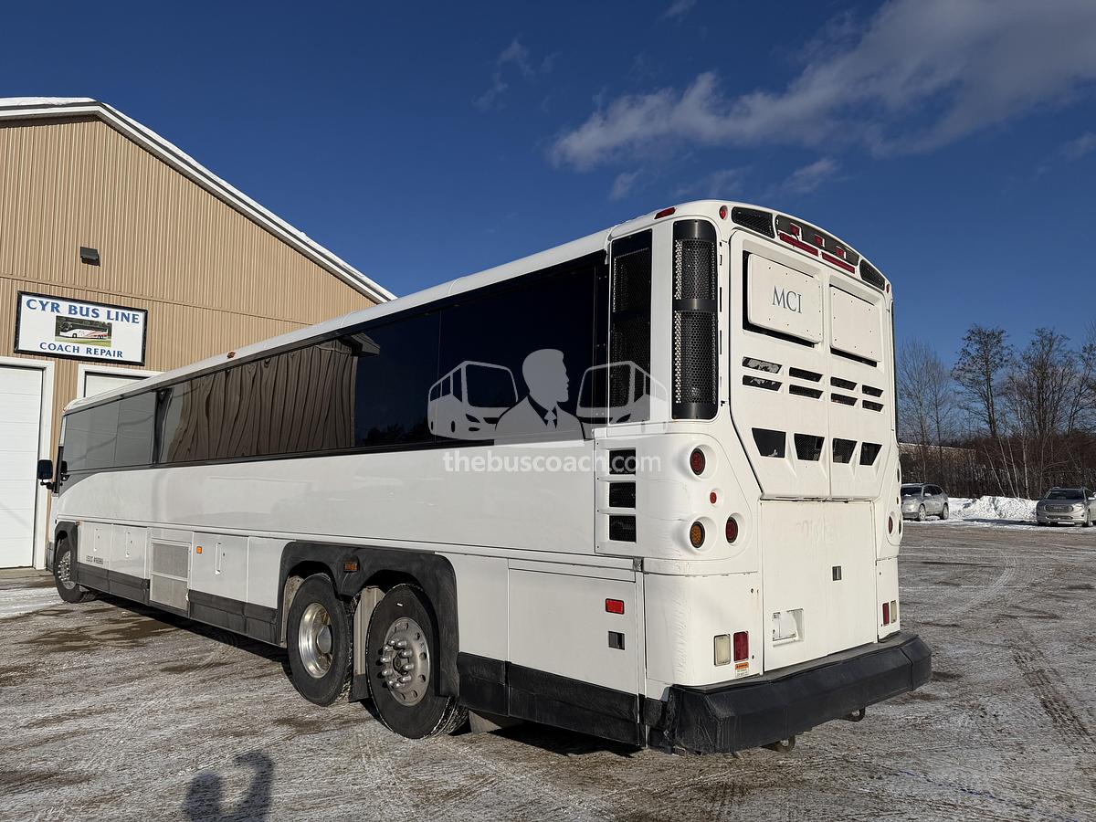 Used 2016 MCI D4505