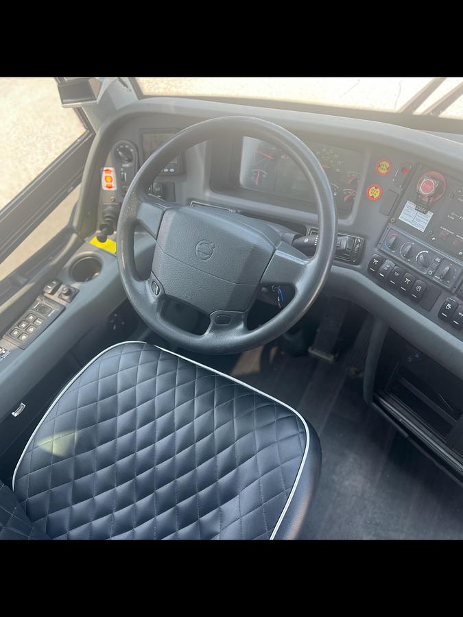 Used 2017 VOLVO 9700