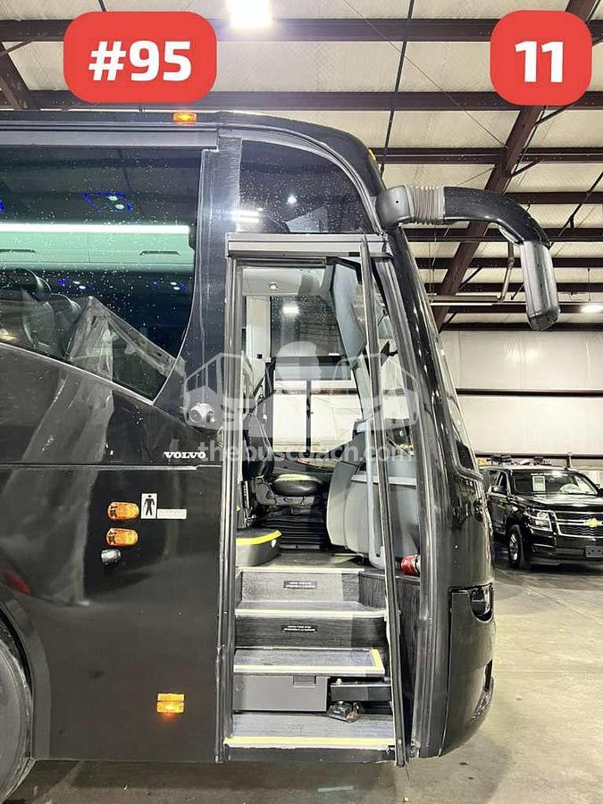 Used 2018 VOLVO 9700