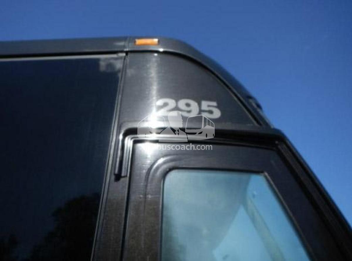 Used 2020 MCI J4500
