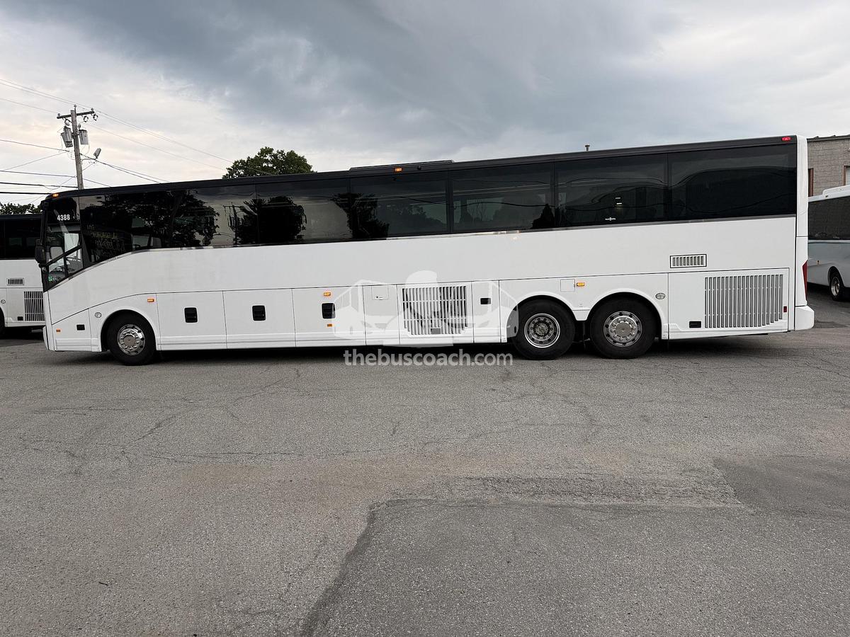 Used 2024 VAN HOOL CX45
