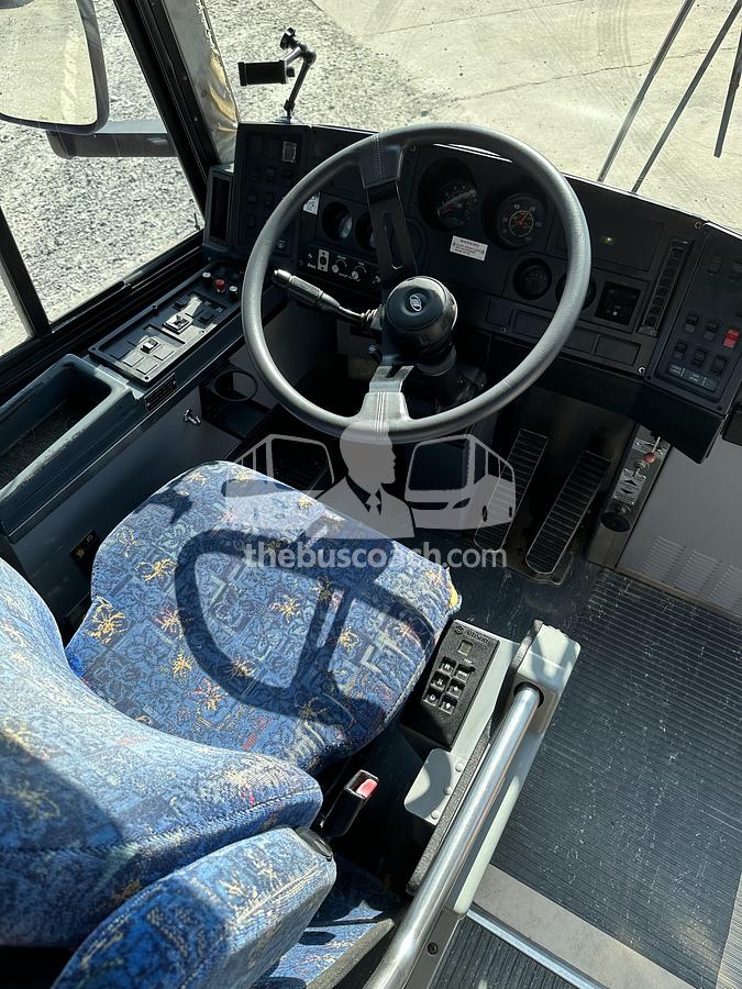 Used 2003 MCI D4500
