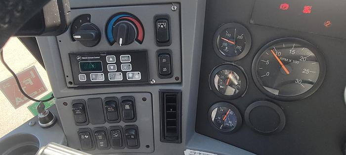 Used 2008 MCI J4500 ADA