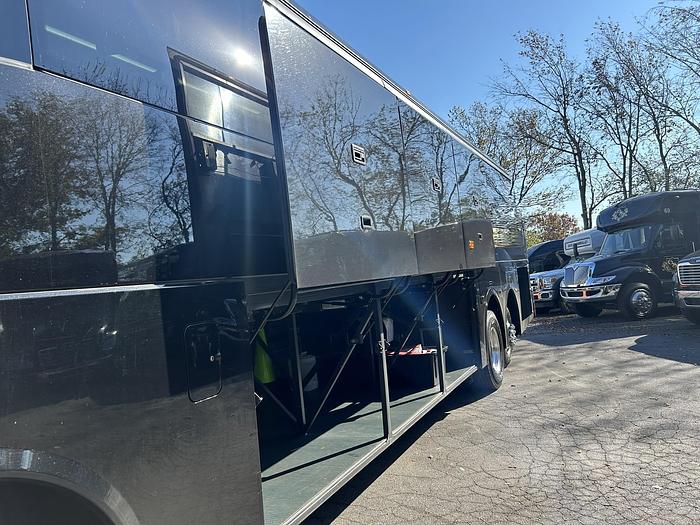 Used 2018 VOLVO 9700