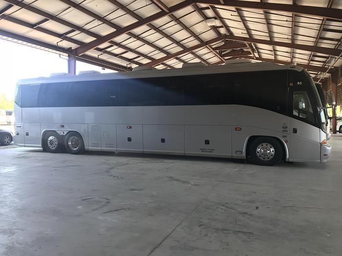 Used 2006 MCI E4500 Conv