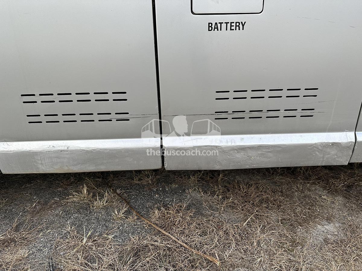 Used 2009 MCI J4500