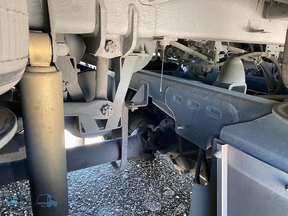 Used 2015 MCI J4500