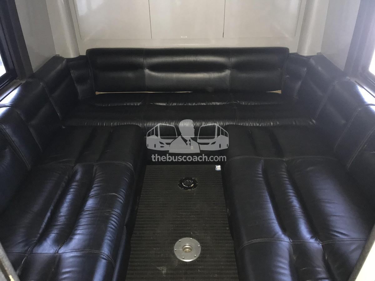 Used 2006 MCI E4500 Conv