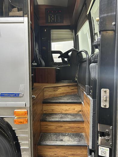 Used 2005 PREVOST XL2 Entertainer