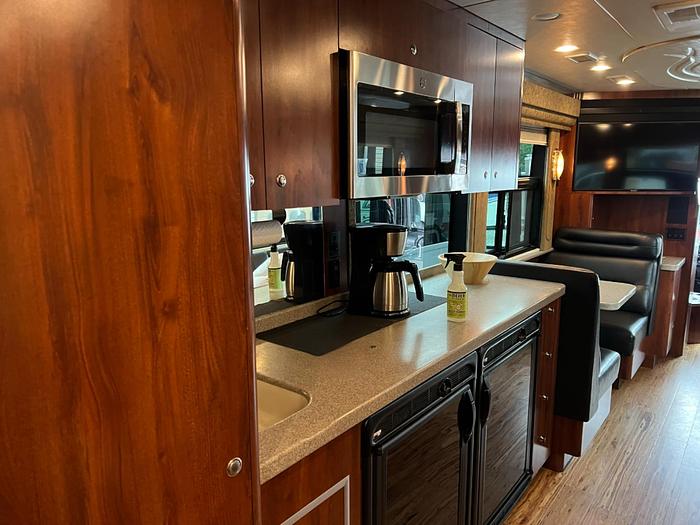 Used 2005 Prevost XL2 Entertainer Maceo