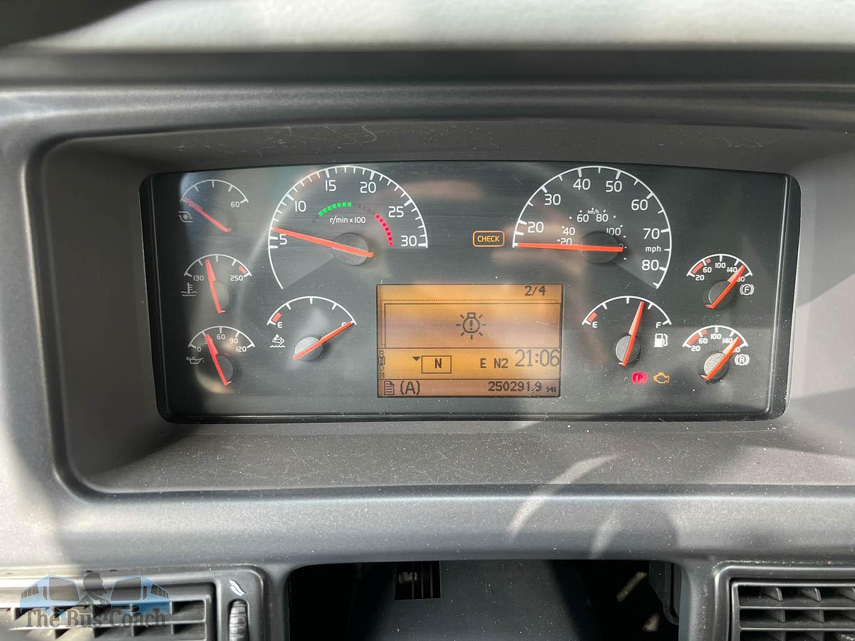 Used 2013 VOLVO 9700