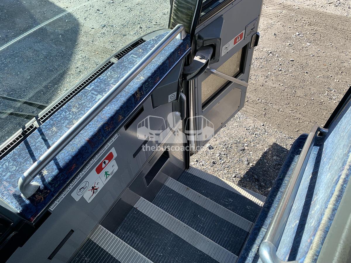 Used 2003 MCI D4500