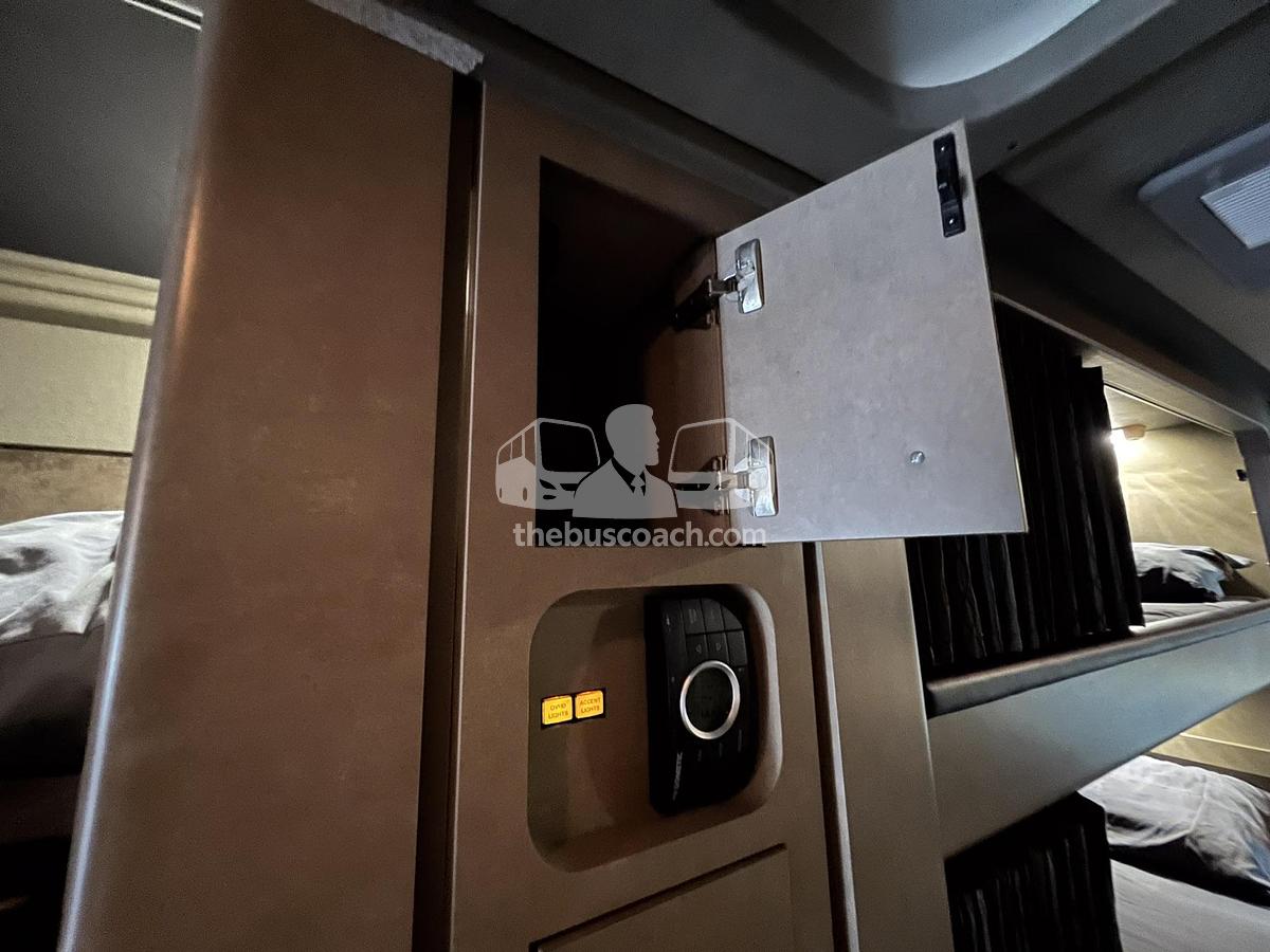 Used 2006 PREVOST XLII Entertainer Willie