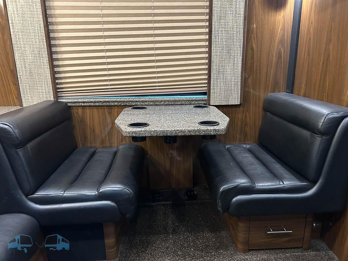 Used 2008 PREVOST XLII