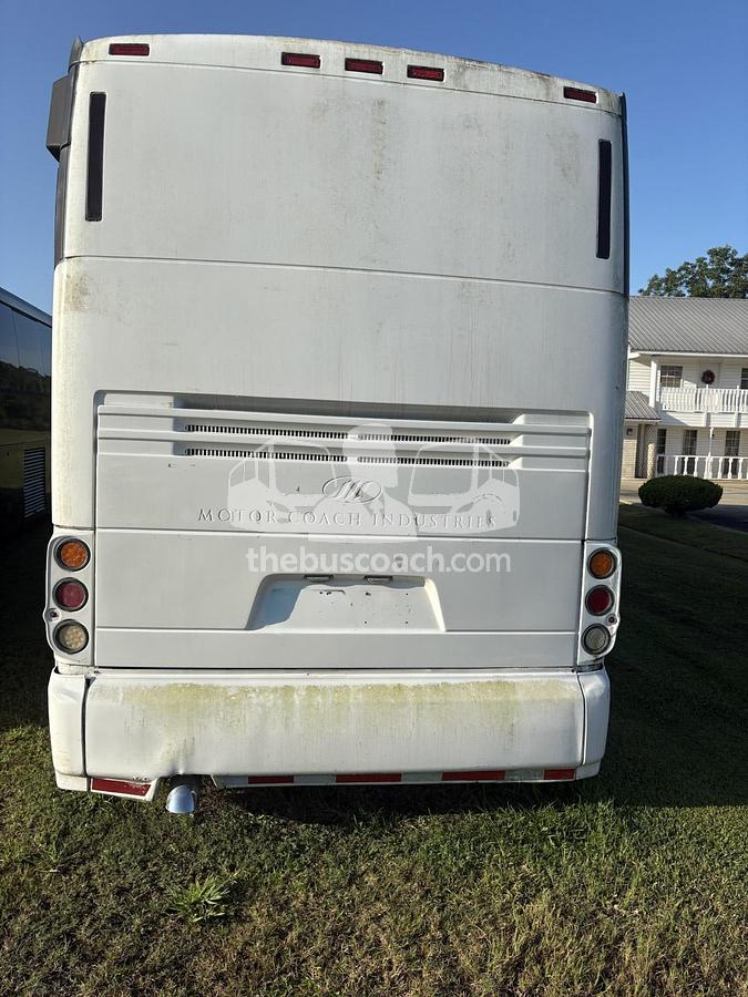 Used 2004 MCI J4500