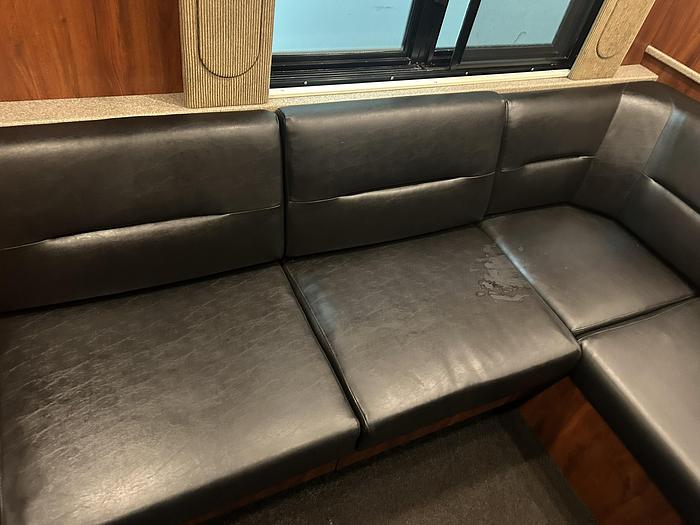 Used 2005 PREVOST XL2 Entertainer