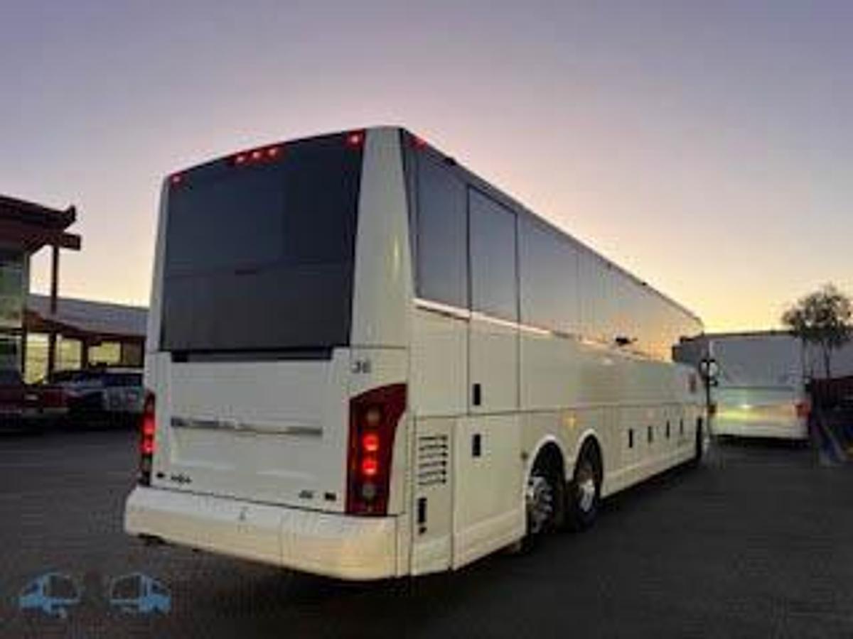 Used 2017 VAN HOOL CX45