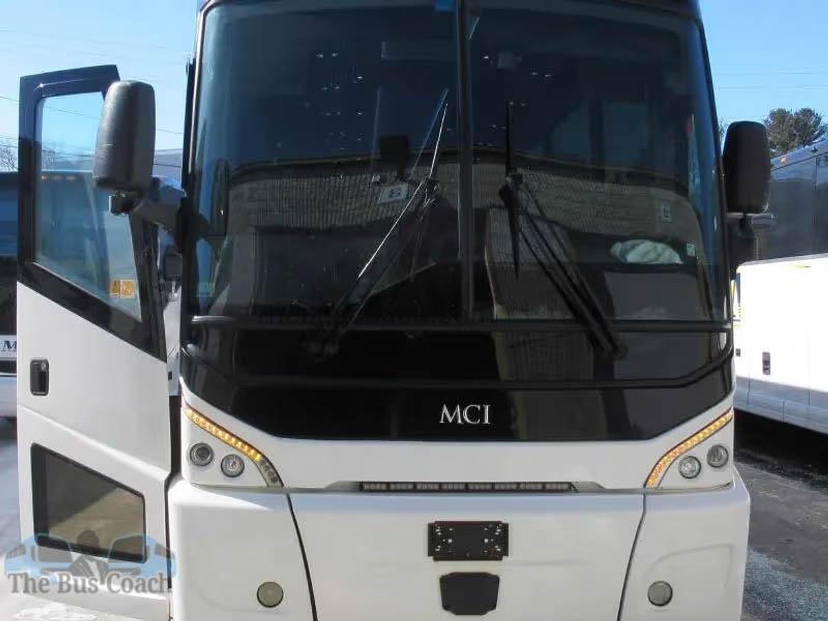 Used 2016 MCI J4500