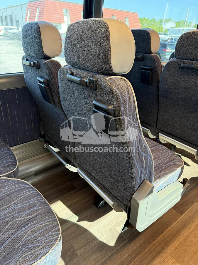 Used 2007 MCI J4500