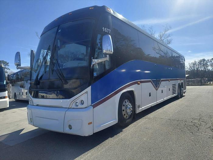 Used 2013 MCI J4500