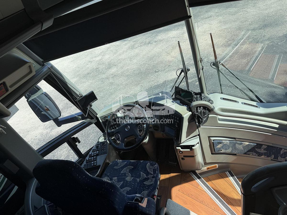 Used 2015 MCI J4500