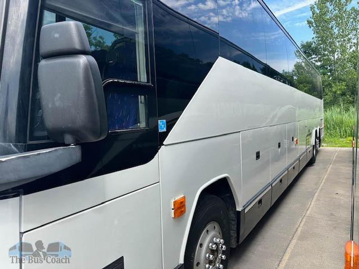 Used 2006 PREVOST H3-45