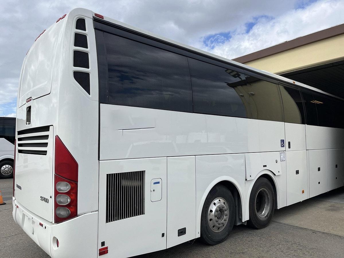 Used 2018 VOLVO 9700 ADA