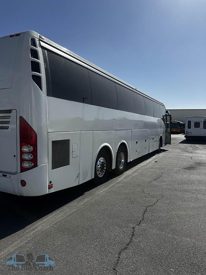 Used 2015 VOLVO 9700