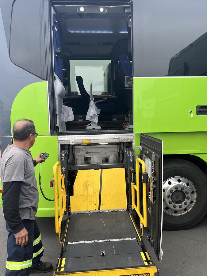 Used 2019 MCI J4500 ADA