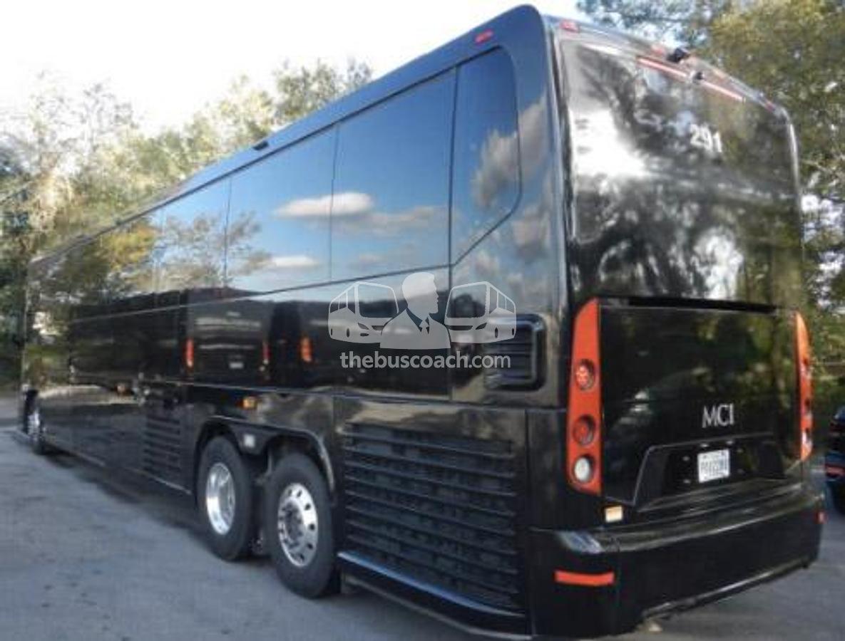 Used 2019 MCI J4500