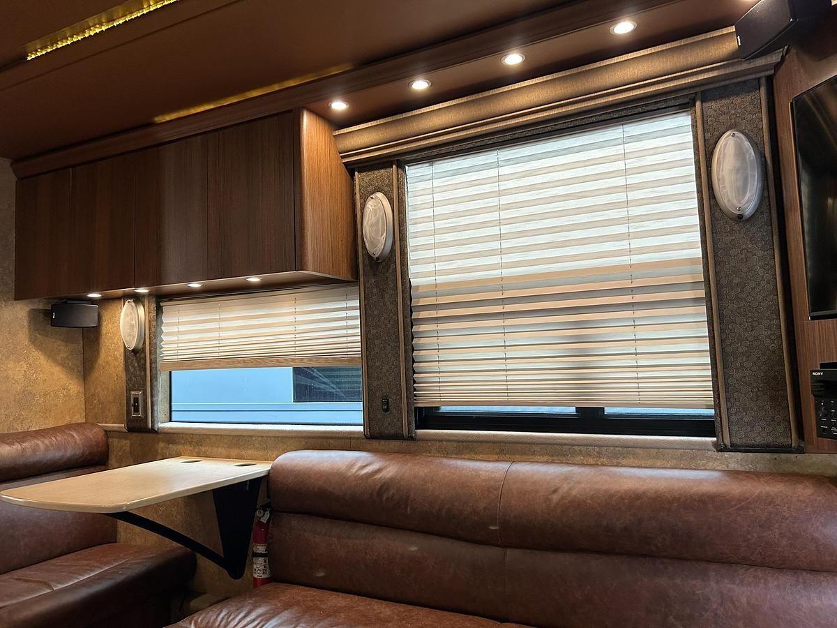 Used 2008 PREVOST XLII
