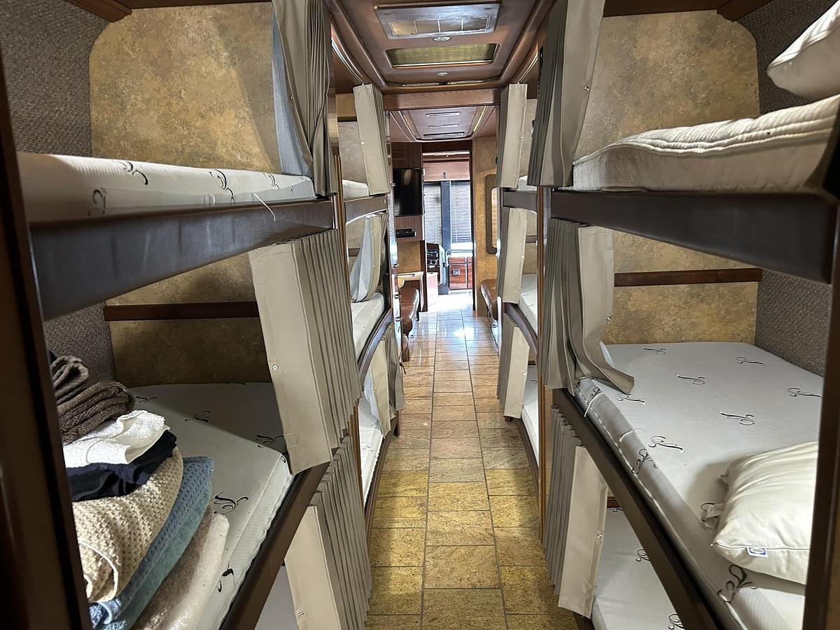 Used 2008 PREVOST XLII