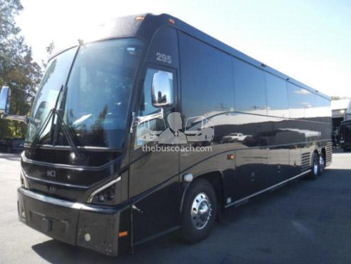 Used 2020 MCI J4500