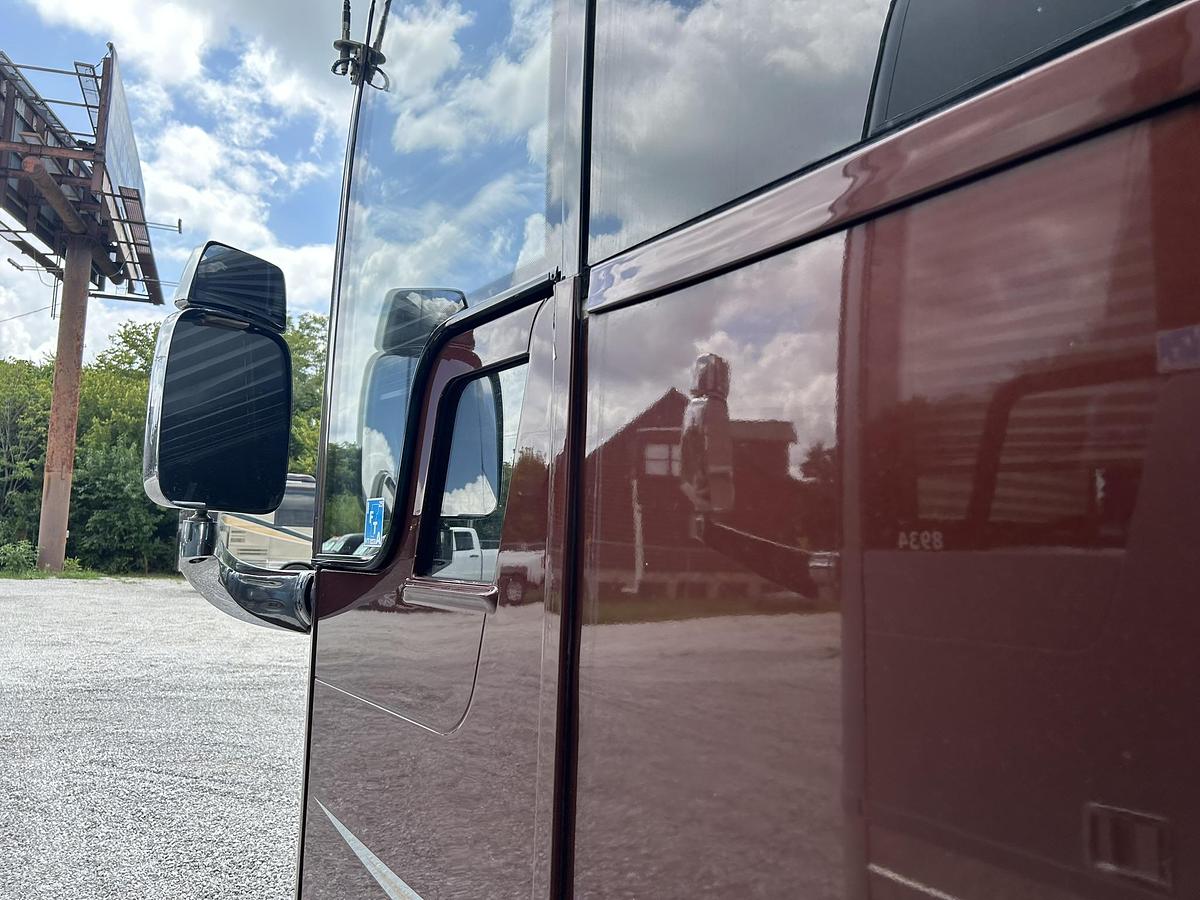 Used 2008 PREVOST XLII