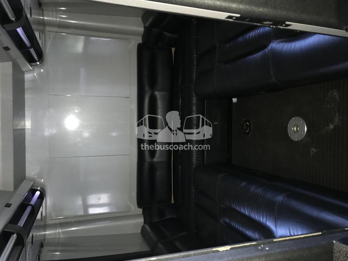 Used 2006 MCI E4500 Conv