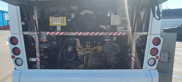 Used 2008 MCI J4500 ADA