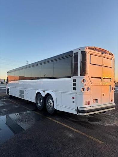 Used 2016 MCI J4500