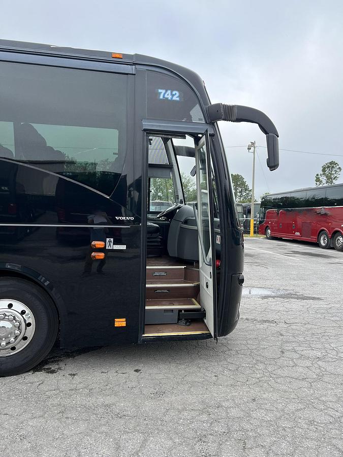 Used 2016 VOLVO 9700